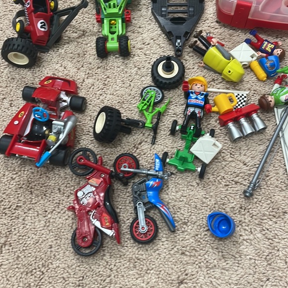 Playmobil go kart motorcycle racing set parts car’s characters & carrying case - Picture 2 of 7